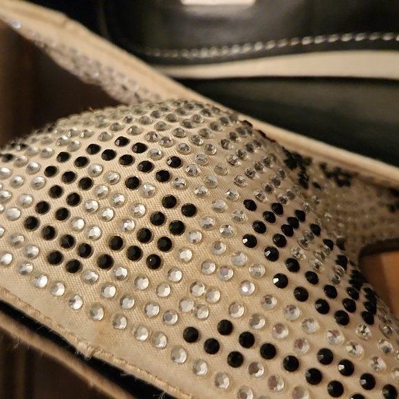 Black and white drain platform heels - Picture 3 of 3